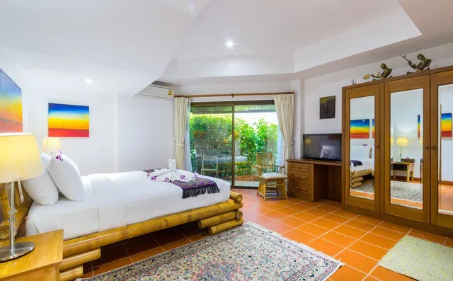 Spacious bedroom