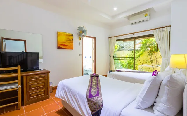 Twin bedroom, beds can be separated or joined