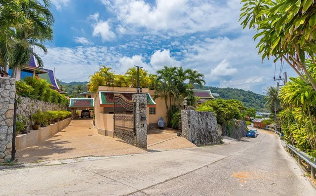 Gated entrance and driveway